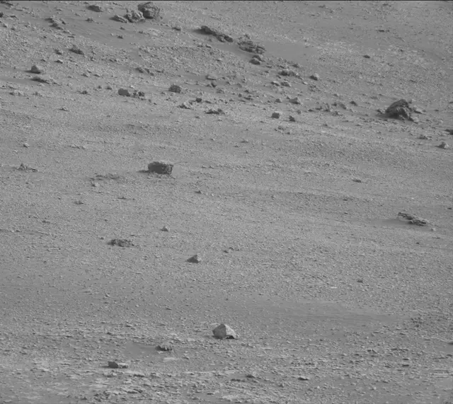 Sol 2334: Mast Camera (Mastcam)