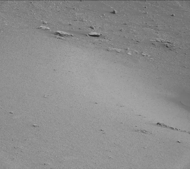 Sol 2334: Mast Camera (Mastcam)