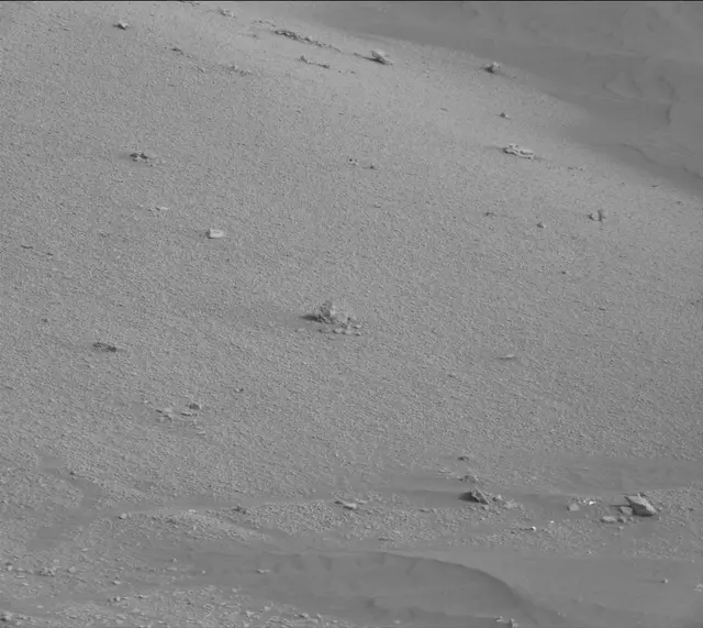 Sol 2334: Mast Camera (Mastcam)