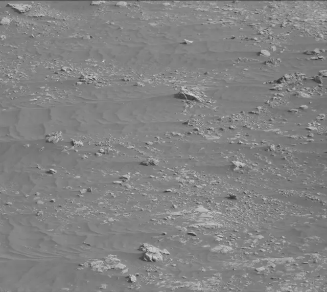 Sol 2334: Mast Camera (Mastcam)