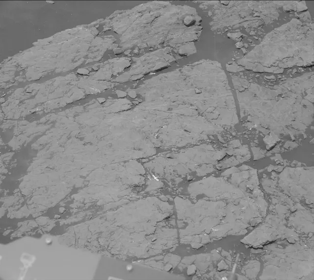 Sol 2338: Mast Camera (Mastcam)