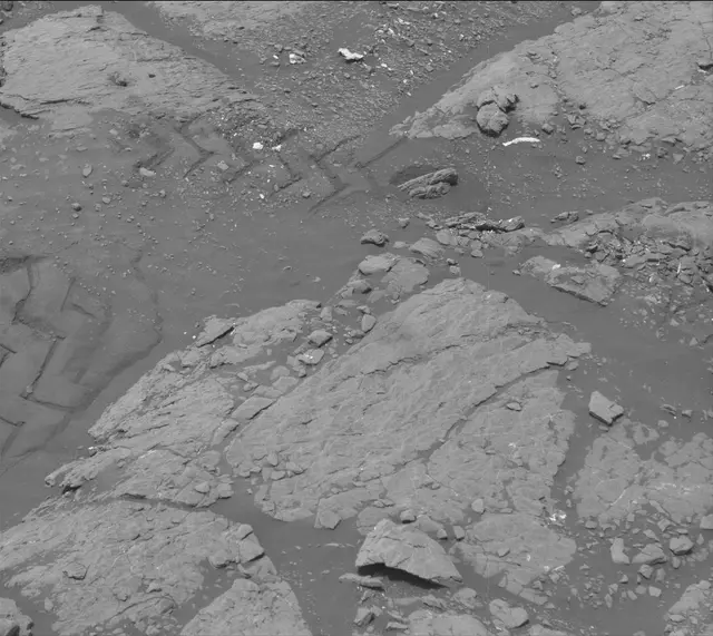 Sol 2338: Mast Camera (Mastcam)