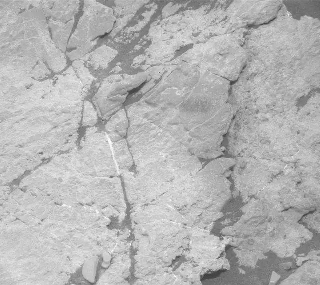 Sol 2338: Mast Camera (Mastcam)