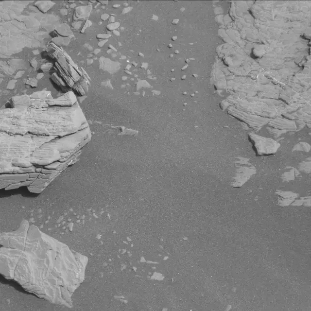 Sol 2338: Mast Camera (Mastcam)