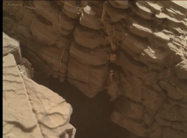 Sol 2339: Mars Hand Lens Imager (MAHLI)