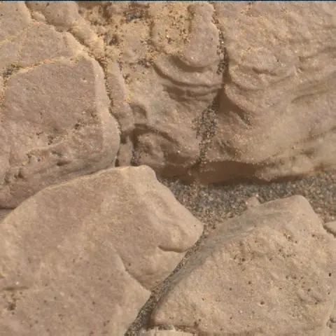 Sol 2339: Mars Hand Lens Imager (MAHLI)