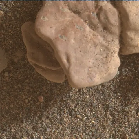 Sol 2349: Mars Hand Lens Imager (MAHLI)