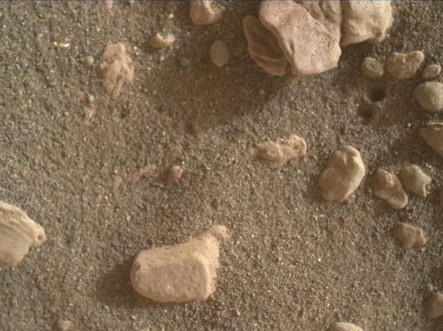 Sol 2349: Mars Hand Lens Imager (MAHLI)