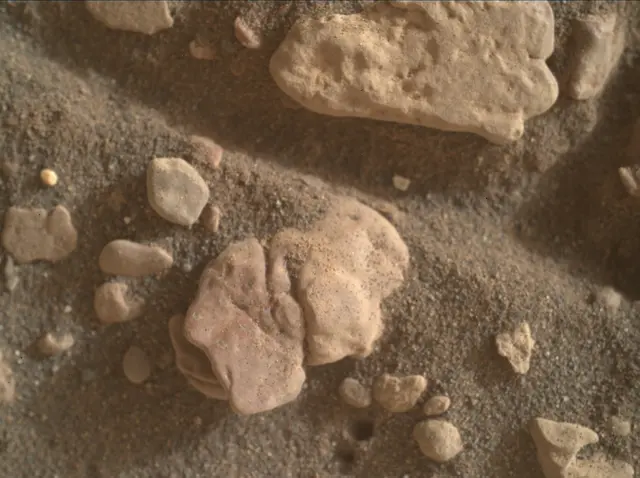 Sol 2349: Mars Hand Lens Imager (MAHLI)