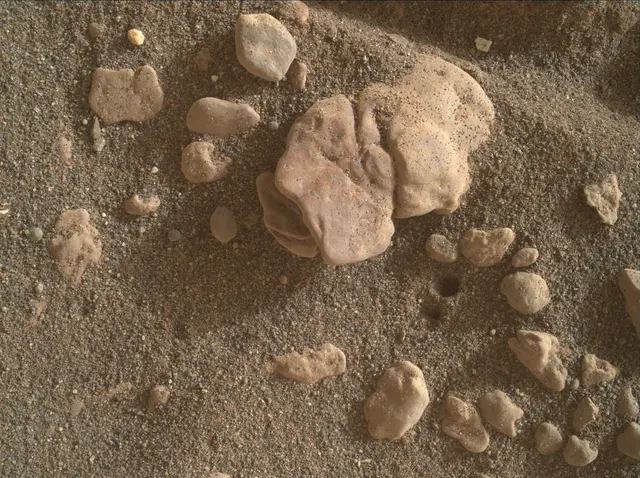 Sol 2350: Mars Hand Lens Imager (MAHLI)
