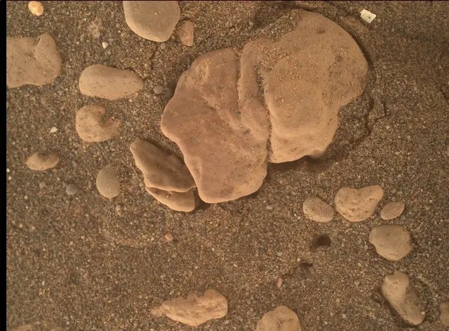 Sol 2350: Mars Hand Lens Imager (MAHLI)