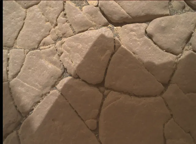 Sol 2352: Mars Hand Lens Imager (MAHLI)