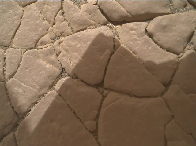 Sol 2352: Mars Hand Lens Imager (MAHLI)