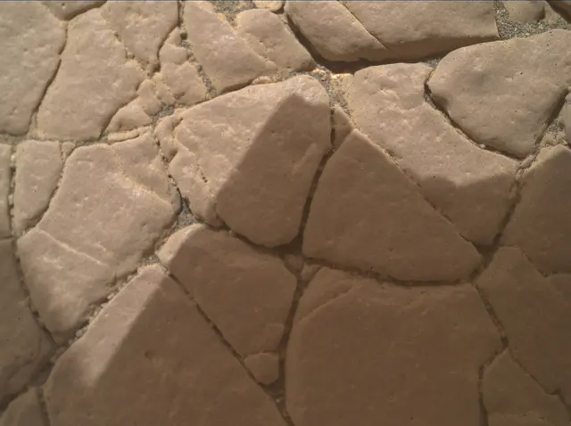 Sol 2352: Mars Hand Lens Imager (MAHLI)