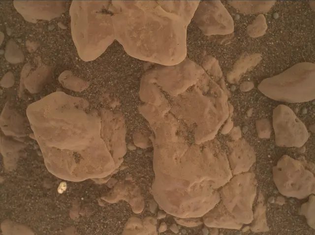 Sol 2354: Mars Hand Lens Imager (MAHLI)
