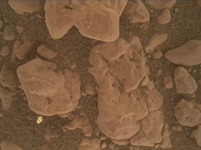 Sol 2354: Mars Hand Lens Imager (MAHLI)