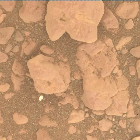 Sol 2354: Mars Hand Lens Imager (MAHLI)