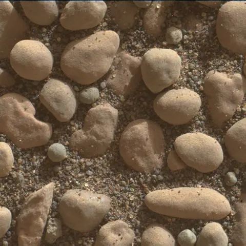 Sol 2356: Mars Hand Lens Imager (MAHLI)