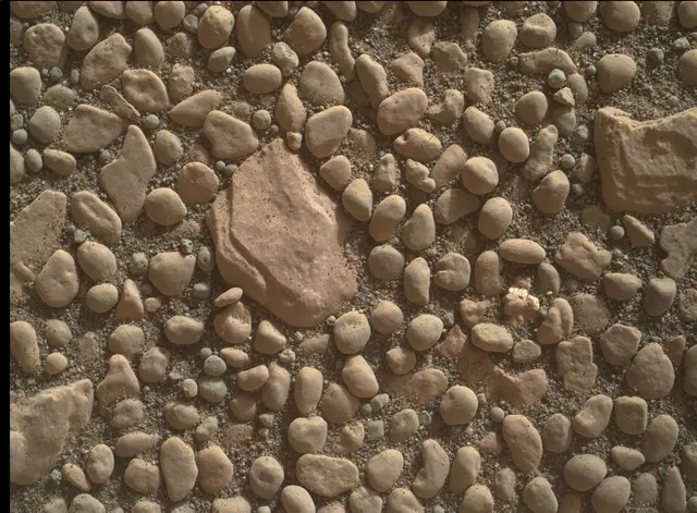 Sol 2356: Mars Hand Lens Imager (MAHLI)