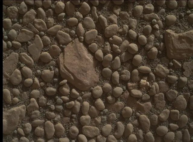 Sol 2356: Mars Hand Lens Imager (MAHLI)