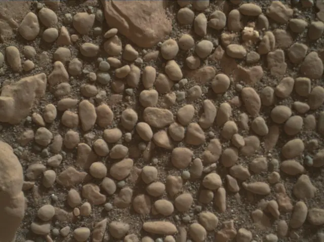 Sol 2356: Mars Hand Lens Imager (MAHLI)