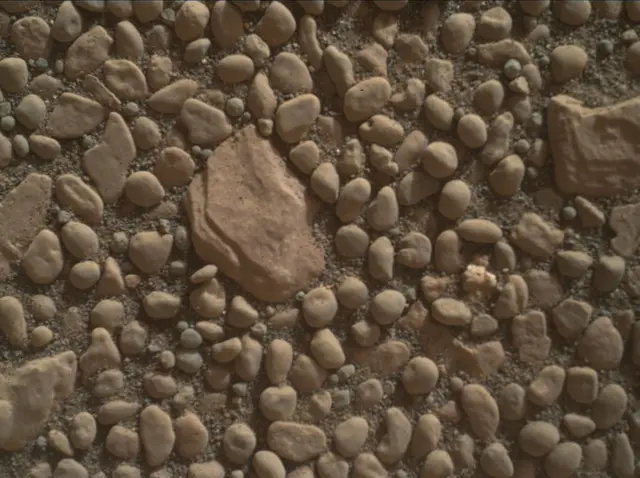 Sol 2356: Mars Hand Lens Imager (MAHLI)