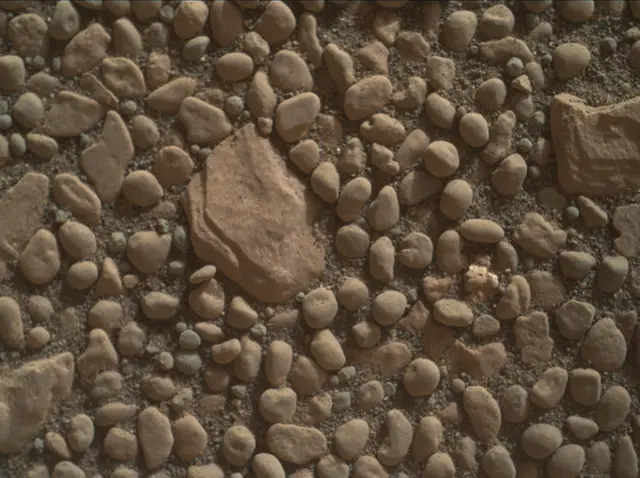 Sol 2356: Mars Hand Lens Imager (MAHLI)