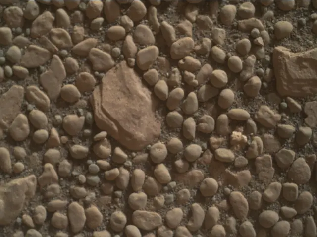 Sol 2356: Mars Hand Lens Imager (MAHLI)