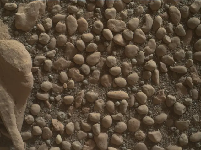 Sol 2356: Mars Hand Lens Imager (MAHLI)
