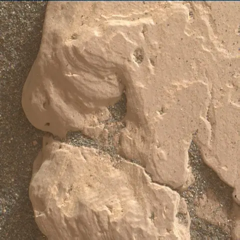 Sol 2363: Mars Hand Lens Imager (MAHLI)