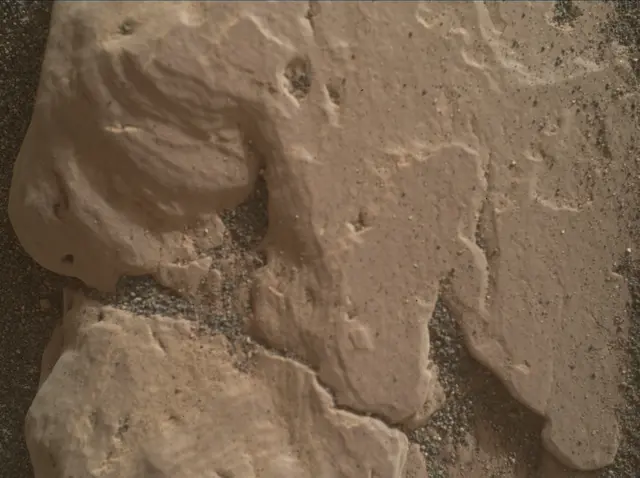 Sol 2363: Mars Hand Lens Imager (MAHLI)