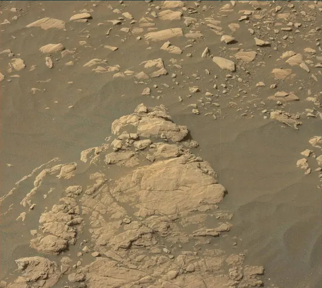 Sol 2365: Mast Camera (Mastcam)