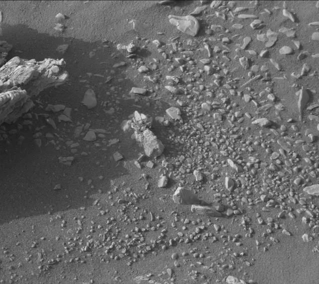 Sol 2400: Mast Camera (Mastcam)
