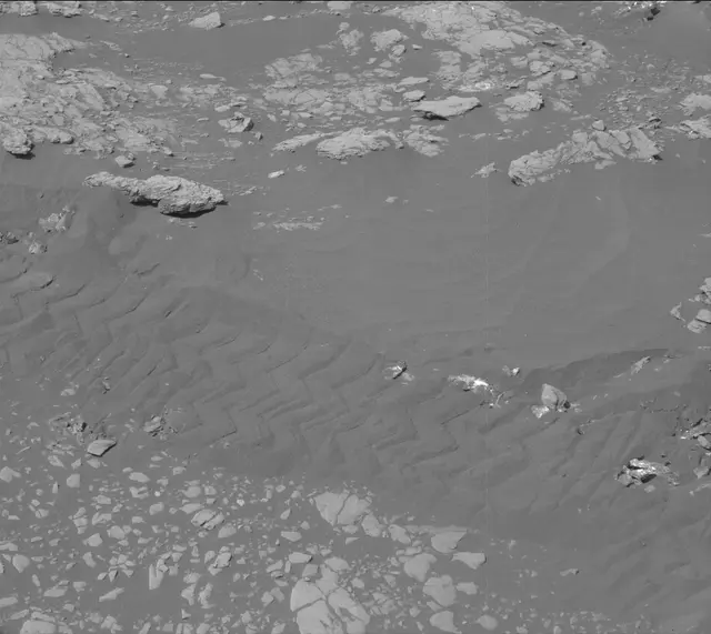 Sol 2411: Mast Camera (Mastcam)