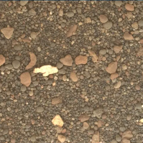 Sol 2411: Mars Hand Lens Imager (MAHLI)