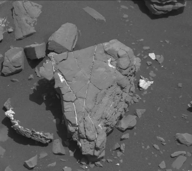 Sol 2414: Mast Camera (Mastcam)