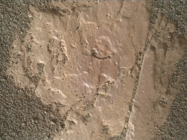 Sol 2419: Mars Hand Lens Imager (MAHLI)