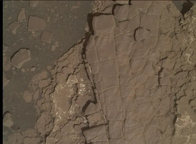 Sol 2422: Mars Hand Lens Imager (MAHLI)