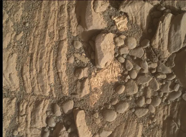 Sol 2424: Mars Hand Lens Imager (MAHLI)