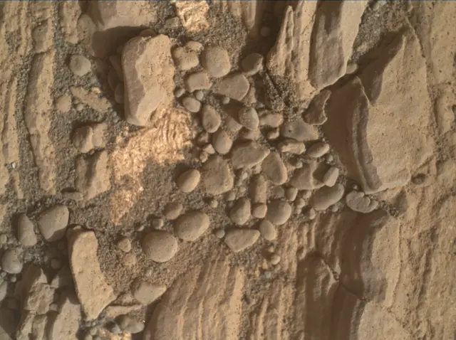 Sol 2424: Mars Hand Lens Imager (MAHLI)