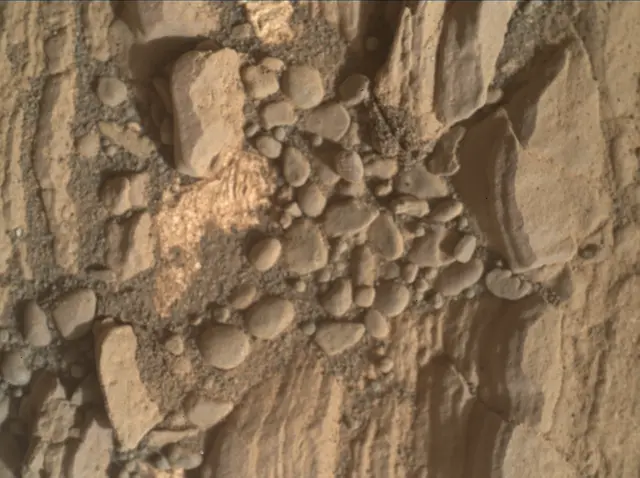 Sol 2424: Mars Hand Lens Imager (MAHLI)