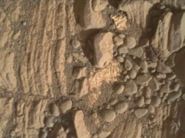 Sol 2424: Mars Hand Lens Imager (MAHLI)