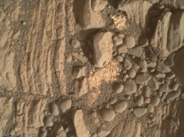 Sol 2424: Mars Hand Lens Imager (MAHLI)