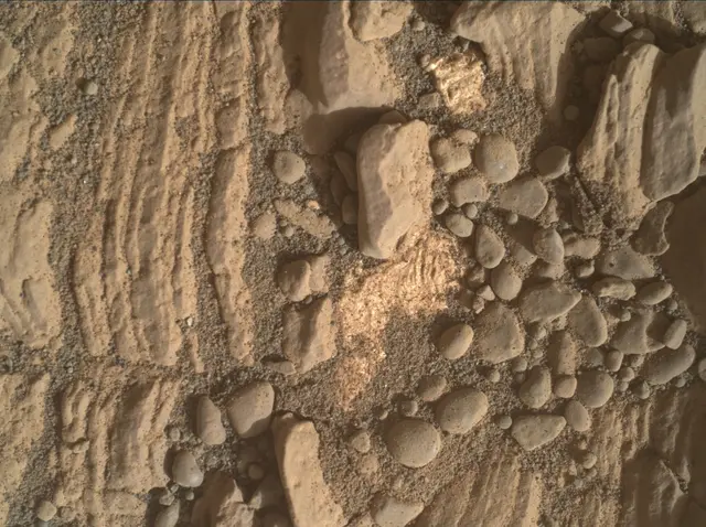 Sol 2424: Mars Hand Lens Imager (MAHLI)