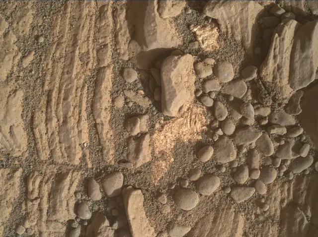 Sol 2424: Mars Hand Lens Imager (MAHLI)