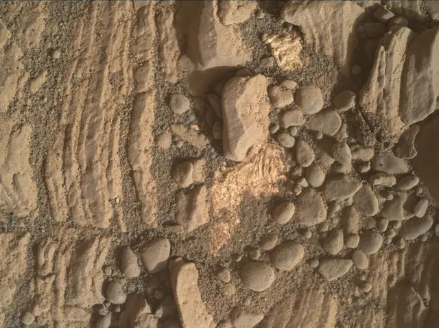Sol 2424: Mars Hand Lens Imager (MAHLI)