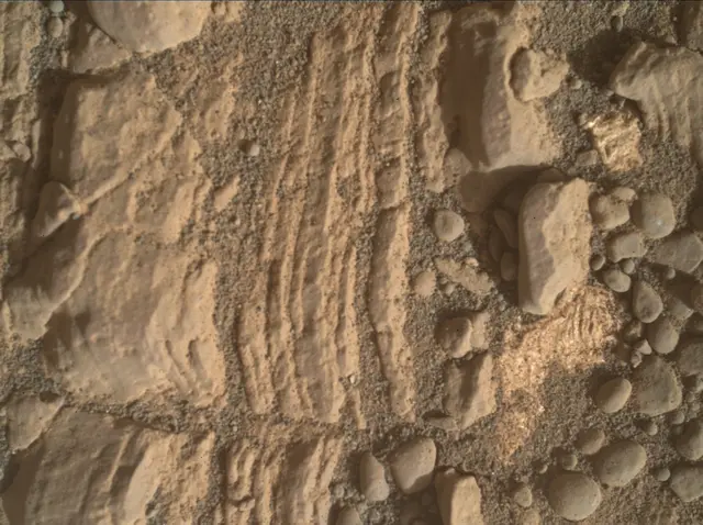Sol 2424: Mars Hand Lens Imager (MAHLI)
