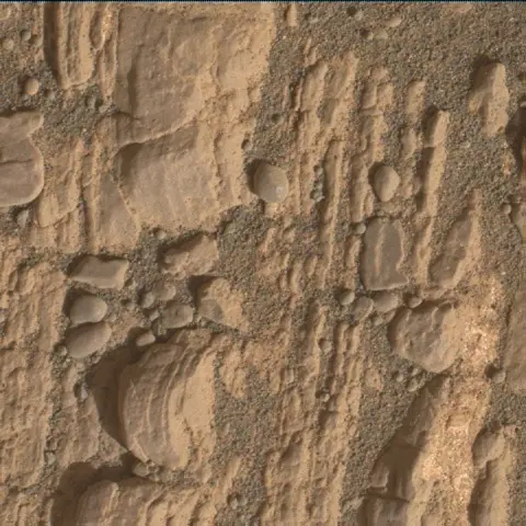 Sol 2424: Mars Hand Lens Imager (MAHLI)