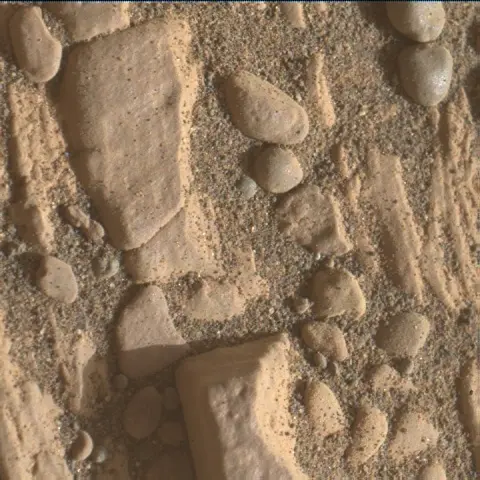 Sol 2424: Mars Hand Lens Imager (MAHLI)