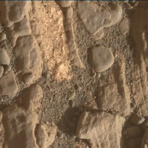 Sol 2424: Mars Hand Lens Imager (MAHLI)